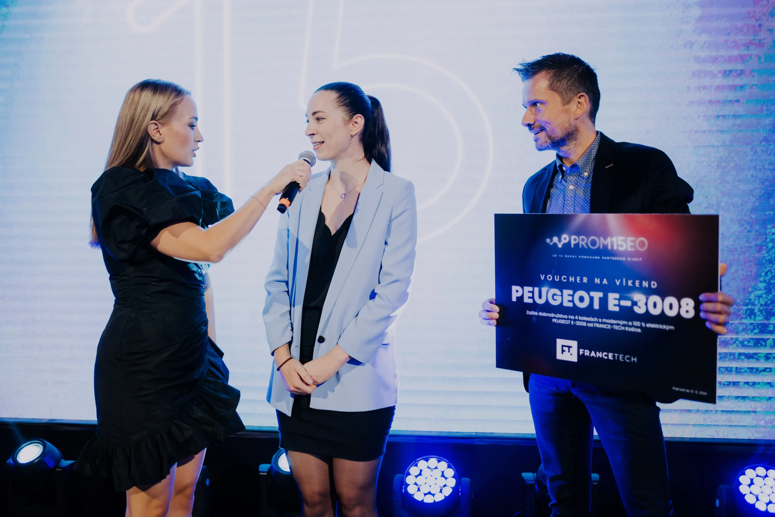 Barbora Krajčírová a Patrícia Sabolová a cena od France-Tech